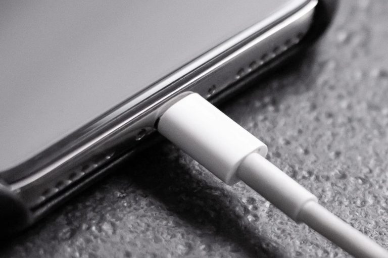 Apple Réinvente le Port de Chargement avec l’iPhone 15, et Cette Fois, ça Change la Donne
