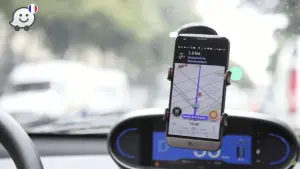 Découvrez comment optimiser l’utilisation de Waze sur le GPS de votre véhicule : étape par étape !